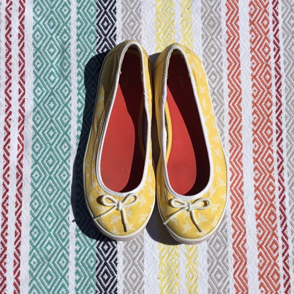 L.L Bean Bee slip on shoes 🐝